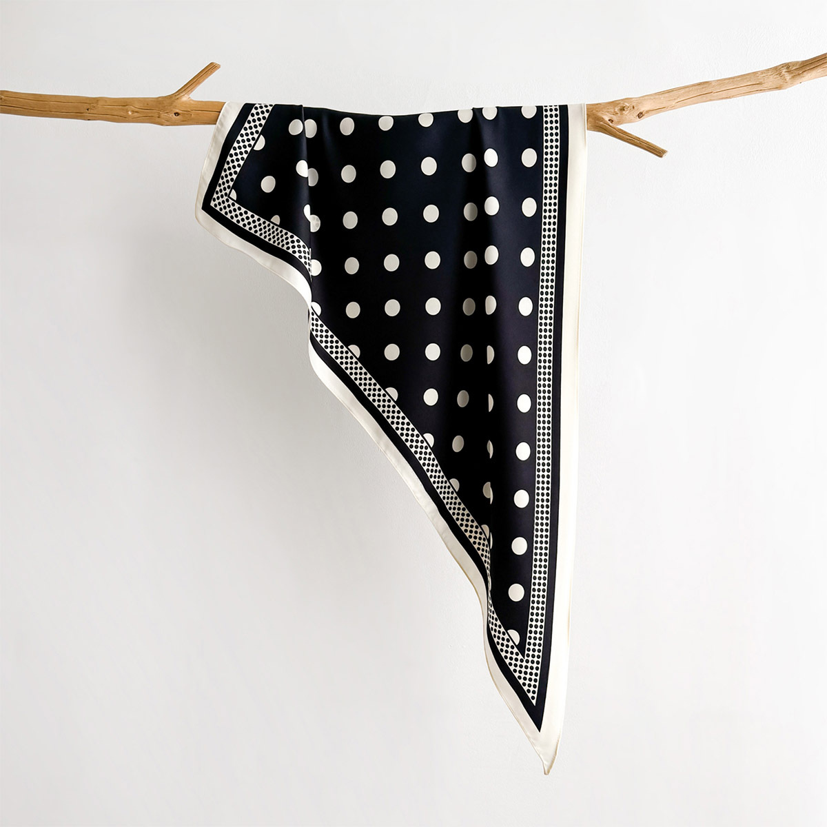 Trendy Bandana 100% Mulberry T - Ascot Neck Scarf 리뷰 및 가격