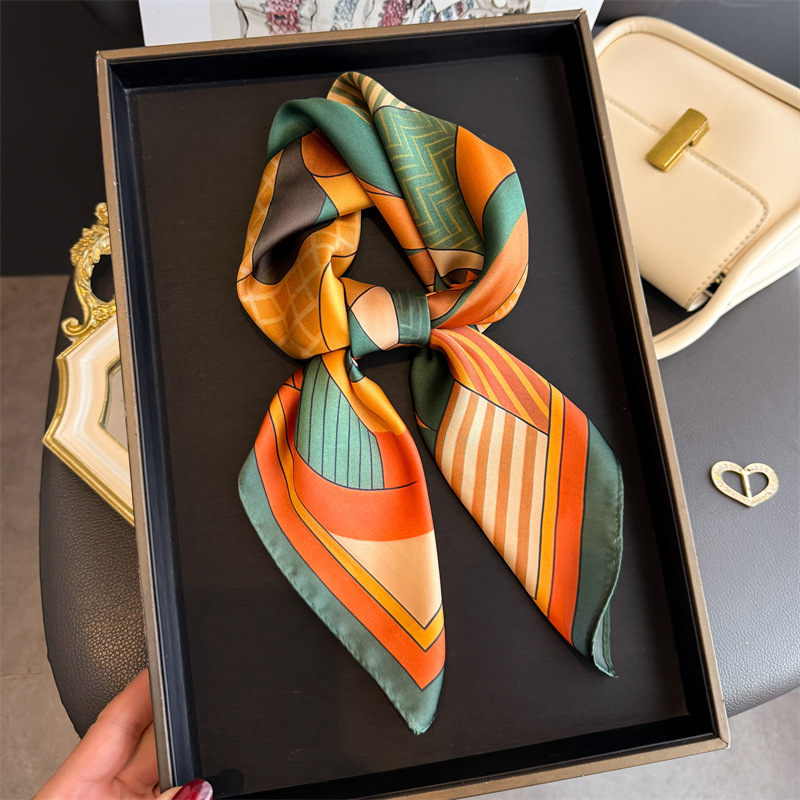 2026 New Geometry Print Silk S - Ascot Neck Scarf 리뷰 및 가격
